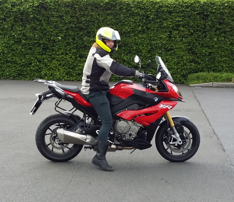 bmw_xr1000_4_800.jpg